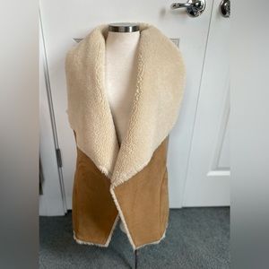 Velvet by Graham and Spencer Faux Fur Open Vest Size Medium